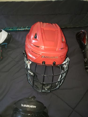 Medium Bauer Re-Akt 150 Helmet (Used)