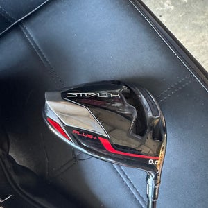 Men's 2022 TaylorMade Stealth Plus Right Handed Driver Stiff Flex 9 Loft (Used)