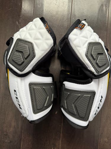 New CCM Tacks Pro Stock Elbow Pads Senior Small