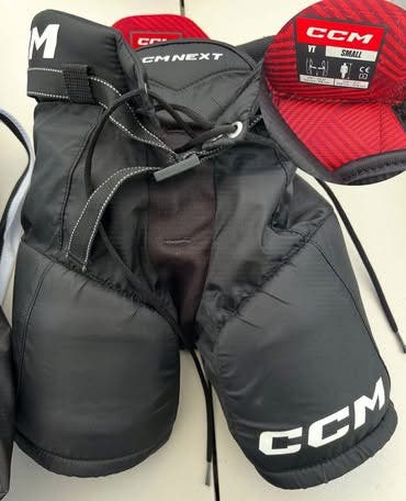 Youth Small CCM Next Hockey Pants (Used)
