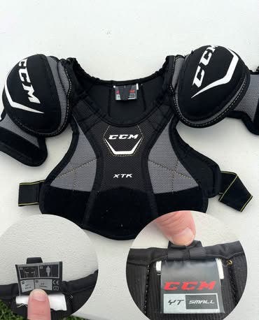 Small Youth CCM Tacks Shoulder Pads (Used)
