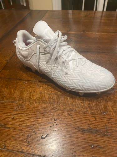 White Men's Size M 12.0 Adult Under Armour Low Top Molded Cleats (New)