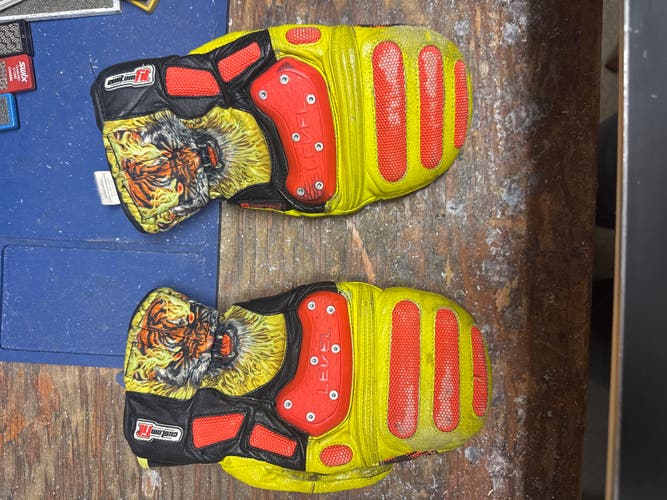 Medium Level Gloves (Used) 8