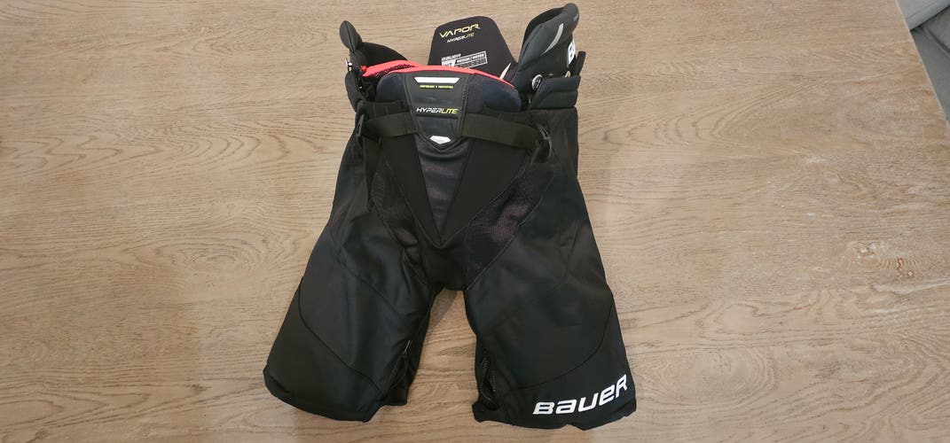Intermediate Medium Bauer Vapor Hyperlite Hockey Pants (Used)