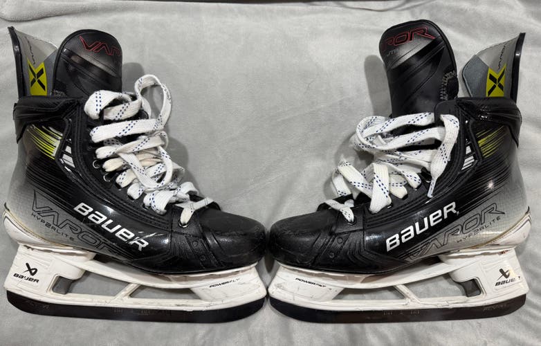 2023 Bauer Vapor Hyperlite 2 Hockey Skates Regular Width 9 (Used)
