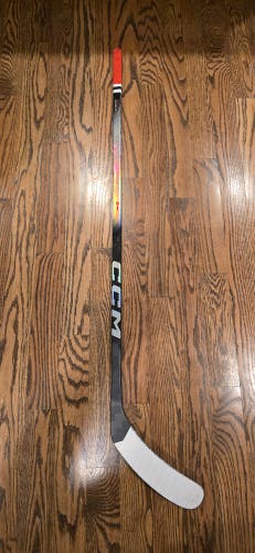 Junior CCM JetSpeed FT8 Pro Right Handed Hockey Stick P29+1/4 40 Flex (Used)