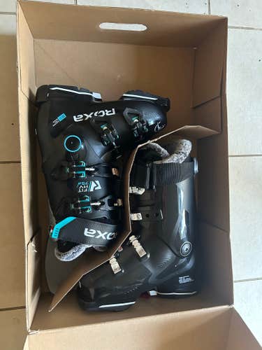 Mondo 26 & 26.5 Women's Roxa All Mountain R Fit HV 75W Ski Boots Soft Flex (New) 2024