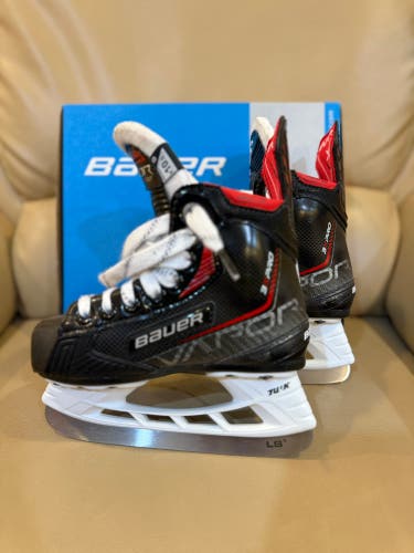 Bauer Vapor 3X Pro Hockey Skates Youth 10.5 (Used)