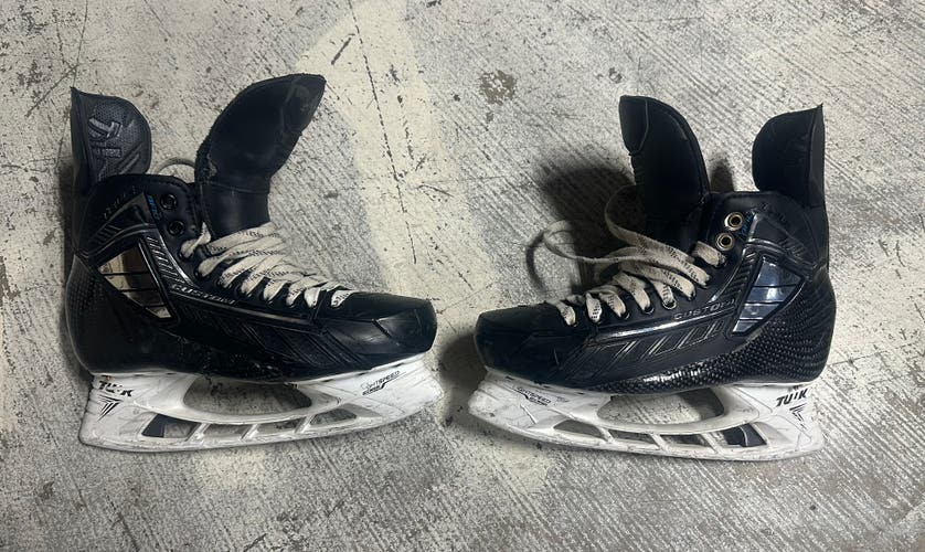 True SVH Pro Hockey Skates Regular Width Pro Stock 9 (Used)