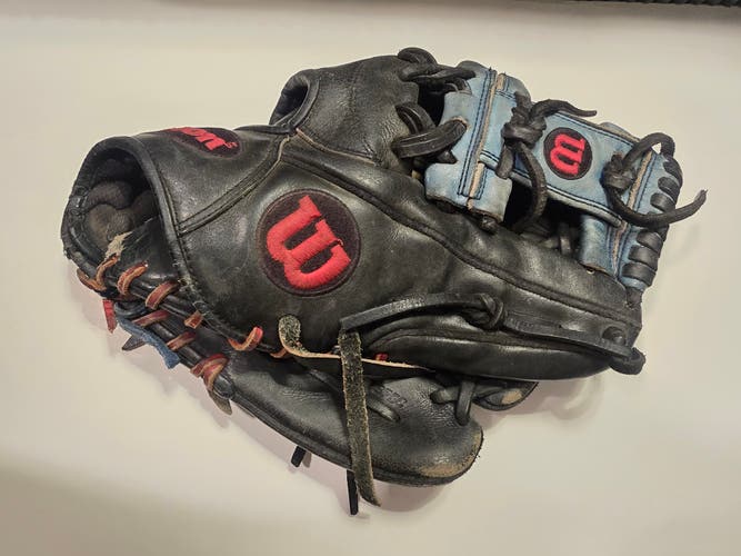 RH Wilson A2000 Baseball Glove 11.75" (Used)