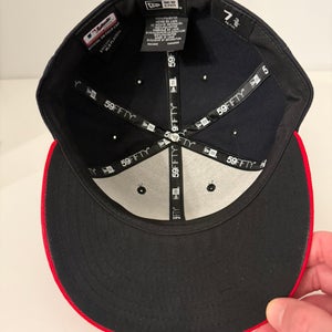 Atlanta Braves Adult Unisex 7 3/8 New Era Hat (Used)