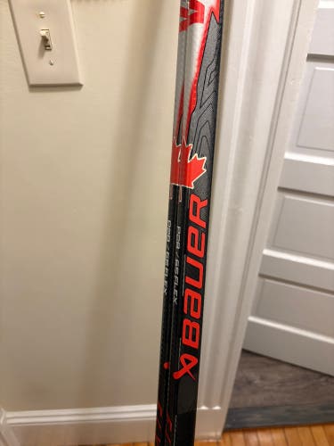 Intermediate Bauer Vapor FlyLite Left Hand Hockey Stick P28 65 Flex (New)