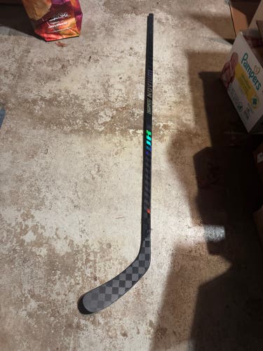Senior Warrior Super Novium Right Handed Hockey Stick W03 85 Flex (New)