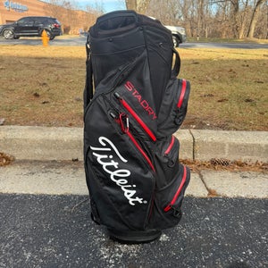 Unisex Titleist Carry Bag (Used)