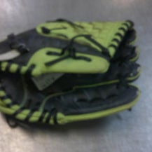 Used Ortiz34 BB/SB Glove RH Throw Green 9 1/2" 11339-S000197357