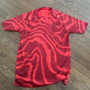 Red camo Small Men's Under Armour Shirt (Used)