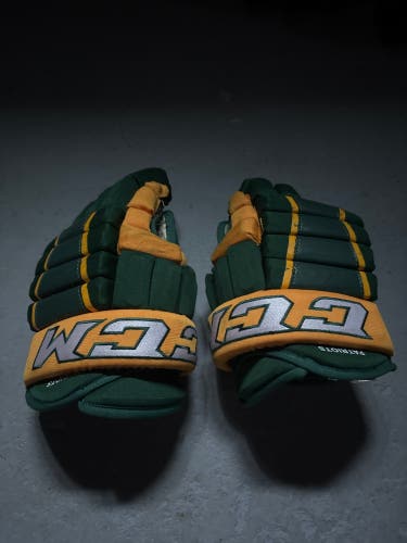 CCM Gloves 14" (Used)