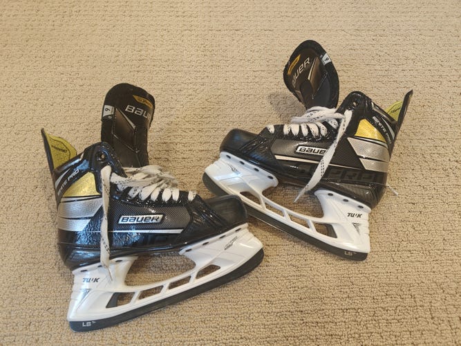 Bauer Ignite Pro Hockey Skates Regular Width 6