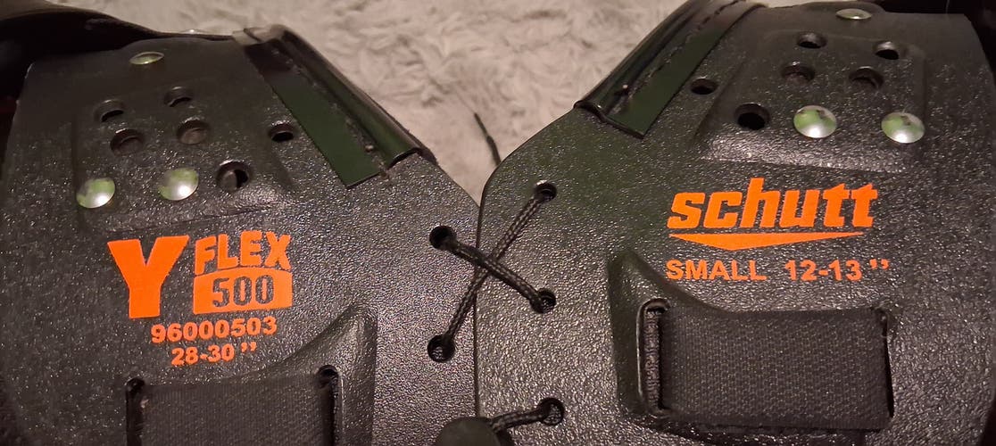 Small Youth Schutt Y-Flex 500 Shoulder Pads (Used)