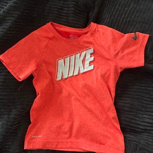 Red Large Boys Nike Dri-Fit Shirt (Used)