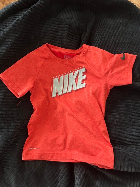 Red Large Boys Nike Dri-Fit Shirt (Used)