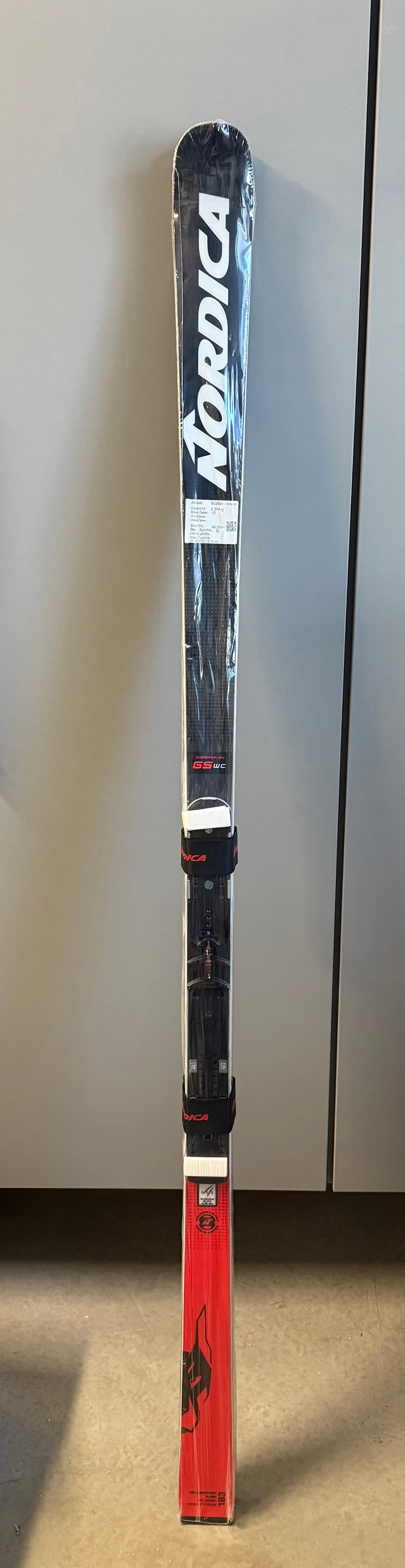 Men's 2023 Nordica 165 WC SL ski with comp 20 bindings