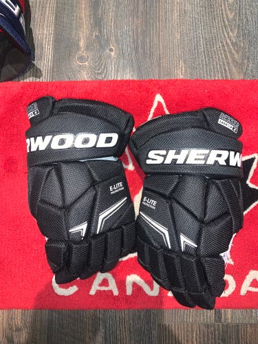 Sher-Wood Rekker Legend 4 Gloves 13" (Used)