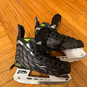 Reebok 4K Hockey Skates Size 3.5 (Used)