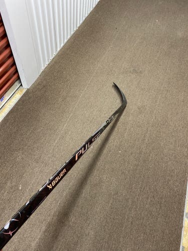 Senior Bauer Pulse Right Handed Hockey Stick P92 77 Flex (New)