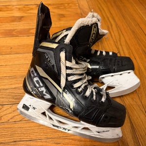 2022 CCM Tacks AS-570 Hockey Skates Size 5 (Used)