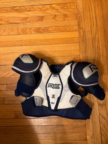 Small Senior Reebok 9K Shoulder Pads (Used)