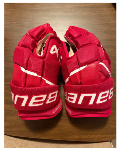 Like NEW. Bauer Supreme Matrix Gloves 14": Red (Used) : $140 New