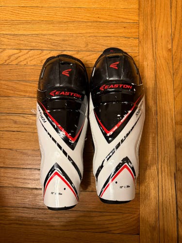 Junior Easton Synergy 20 12" Shin Pads (Used)