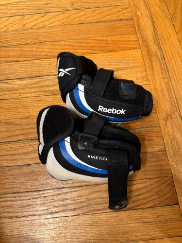Junior Medium Reebok 4K Elbow Pads (Used)