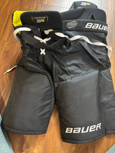 Intermediate Medium Bauer Supreme 3S Hockey Pants (New without tags)