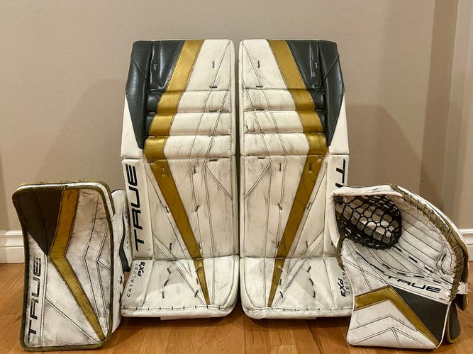 32" +2 True Catalyst PX3 Regular Goalie Full Set Pro Stock -great condition