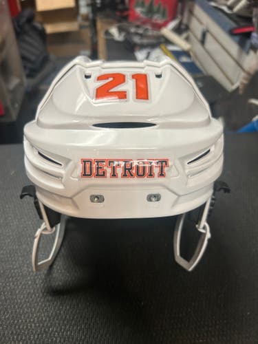 Pro Stock Bauer Re-akt 100 Ice Hockey Helmet White Size Medium