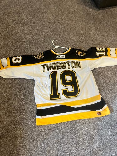 Joe Thornton Signed Jersey
