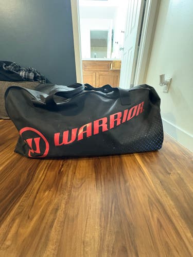 Warrior Q40 Carry Hockey Bag – 36” Large Equipment Bag