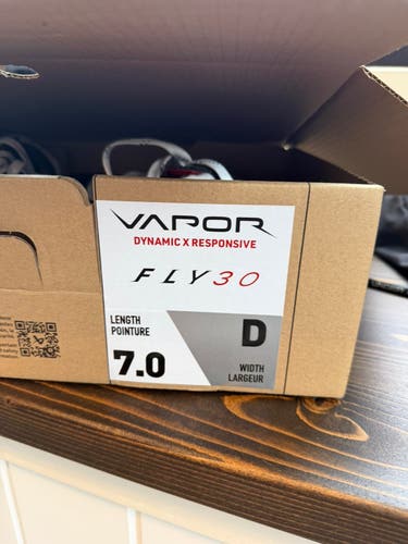 2025 Bauer Vapor Fly40 Hockey Skates Regular Width 7 (New)