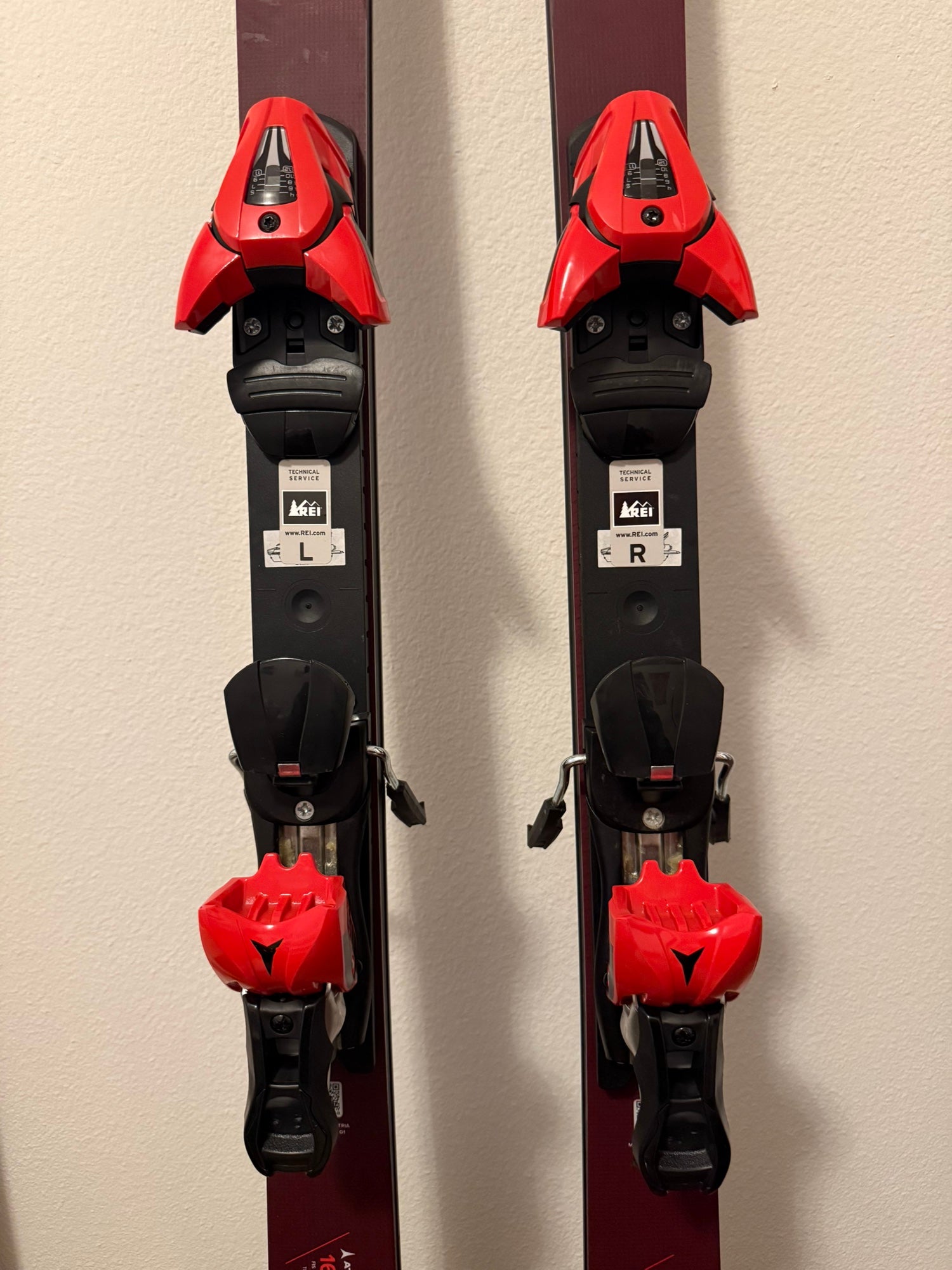 Atomic Redster FIS GS 166 cm Racing Skis With Colt twelve Bindings
