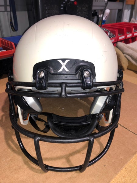 USED XENITH X2E+ YOUTH FOOTBALL HELMET - LARGE - WHITE