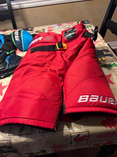 Men's Junior Small Bauer Supreme Mach Hockey Pants (Used)