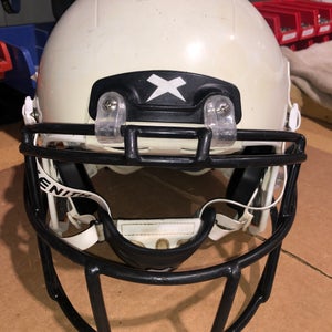 USED XENITH X2E+ YOUTH FOOTBALL HELMET - LARGE - WHITE