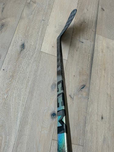 Senior CCM Ribcor Trigger 10 Pro, P29, Right, 70 Flex (New)