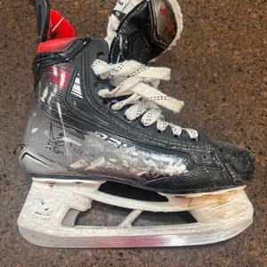 2023 Bauer Vapor X5 Pro Hockey Skates Regular Width Junior Size 3 (Used)