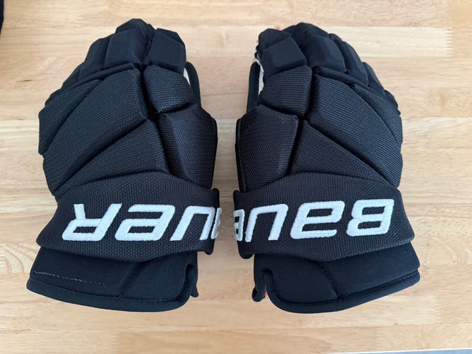 Bauer Vapor Hyperlite Gloves 14" (Used)