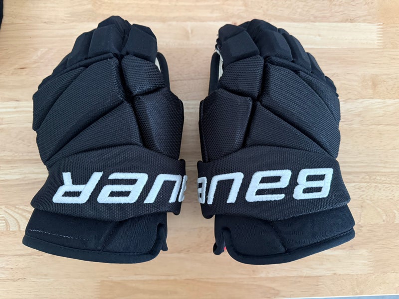 Bauer Vapor Hyperlite Gloves 14" (Used)