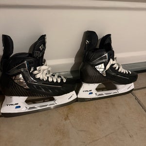 True Pro Custom Hockey Skates 10.5 EE (New) 2024 version