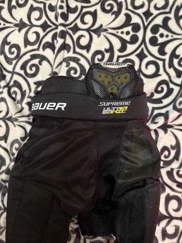 Men's Youth Large Bauer Supreme Ultrasonic Hockey Pants (Used)